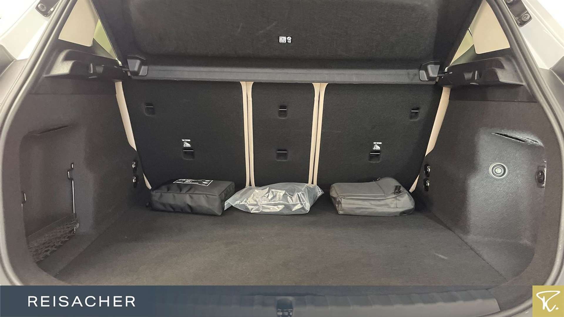 BMW 218i Active Tourer LCPro - 2024 - Joinsteer - #10