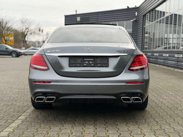 Mercedes Classe E63 AMG 63 — photo 16