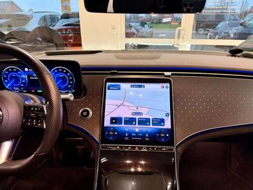 Mercedes EQS 450+ AMG Line — photo 16