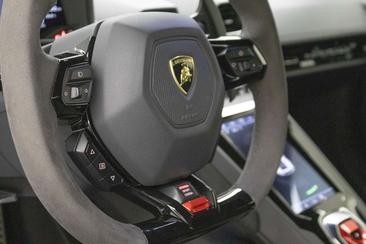 Lamborghini Huracán EVO — photo 22