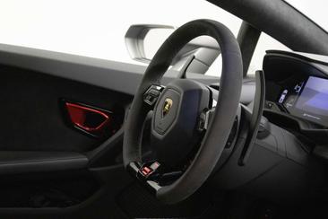 Lamborghini Huracán EVO — photo 27