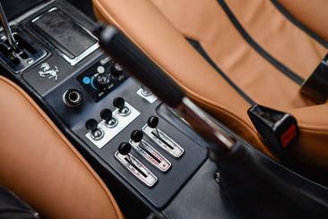 Ferrari 308 GTB — photo 21