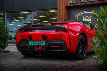 Ferrari SF90 Stradale — photo 9