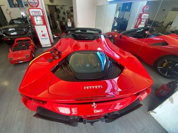 Ferrari SF90 Spider — photo 10