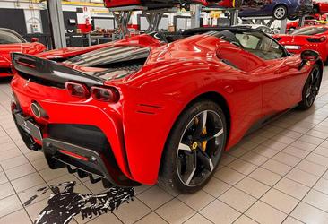 Ferrari SF90 Spider — photo 3