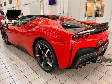 Ferrari SF90 Spider — photo 4