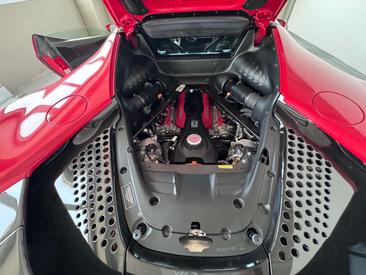 Ferrari SF90 Stradale — photo 14
