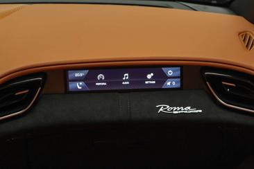 Ferrari Roma Spider — photo 39