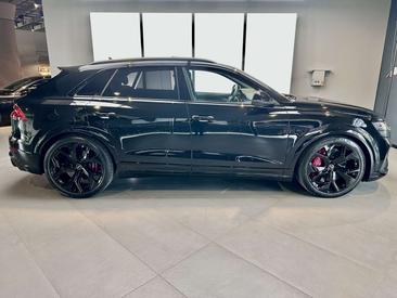 Audi RSQ8 — photo 5