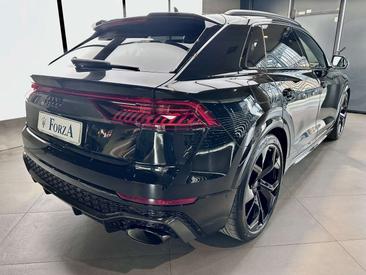 Audi RSQ8 — photo 6