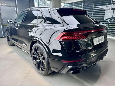 Audi RSQ8 — photo 8