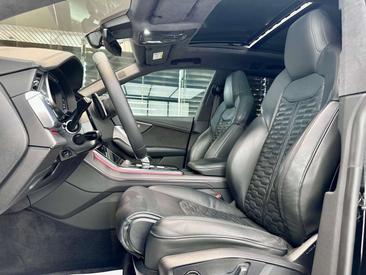 Audi RSQ8 — photo 10