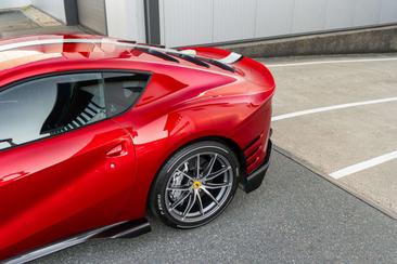 Ferrari 812 Competizione — photo 42
