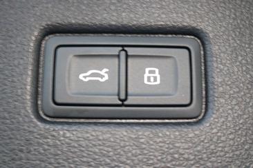 Audi Q5 S Line Sportback 55 TFSI E — photo 31