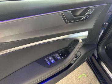 Audi A6 S Line Avant 55 TFSI — photo 12