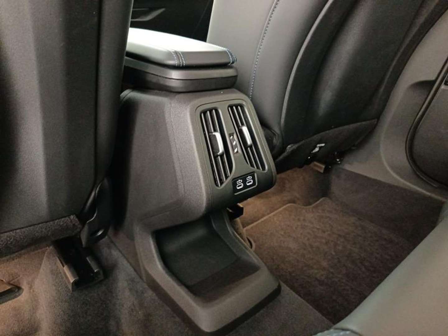 BMW 218 D Active Tourer M Sport 218d - 2025 - Joinsteer - #22