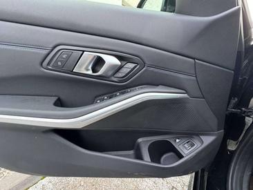 BMW 330e M Sport 330e — photo 7