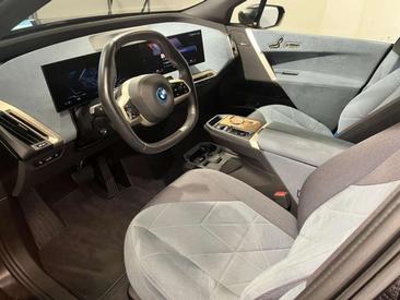 BMW IX XDrive40 — photo 4