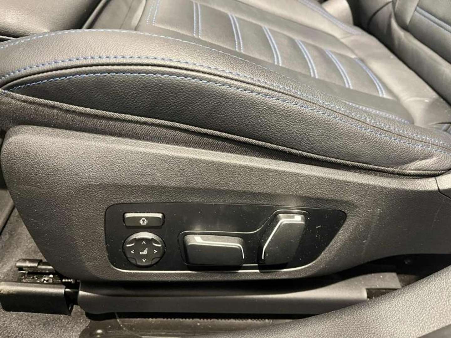 BMW 330e M Sport 330e - 2025 - Joinsteer - #12