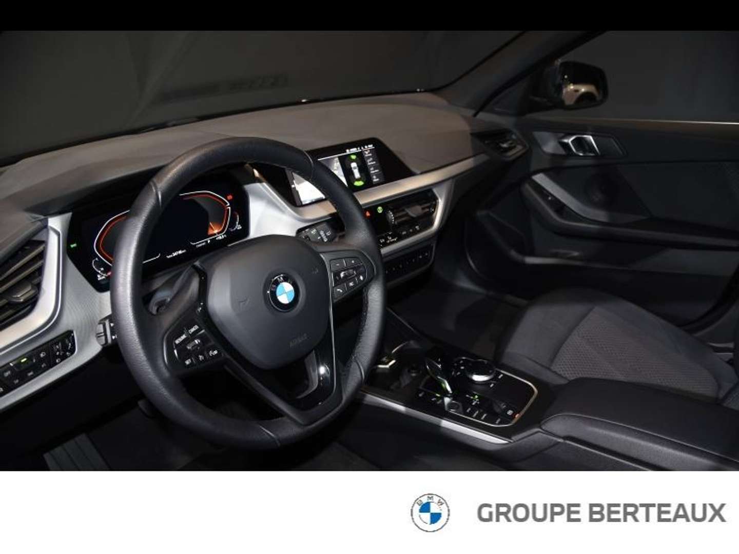BMW 116 Business 116d - 2022 - Joinsteer - #9