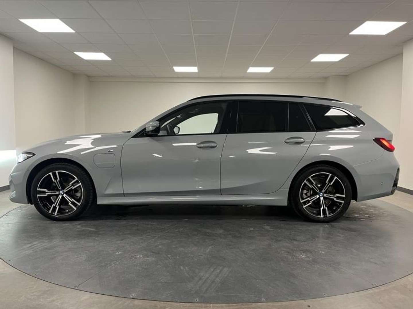 BMW 330e M Sport 330e XDrive - 2025 - Joinsteer - #6