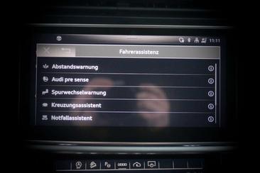 Audi Q8 50 TDI — photo 19
