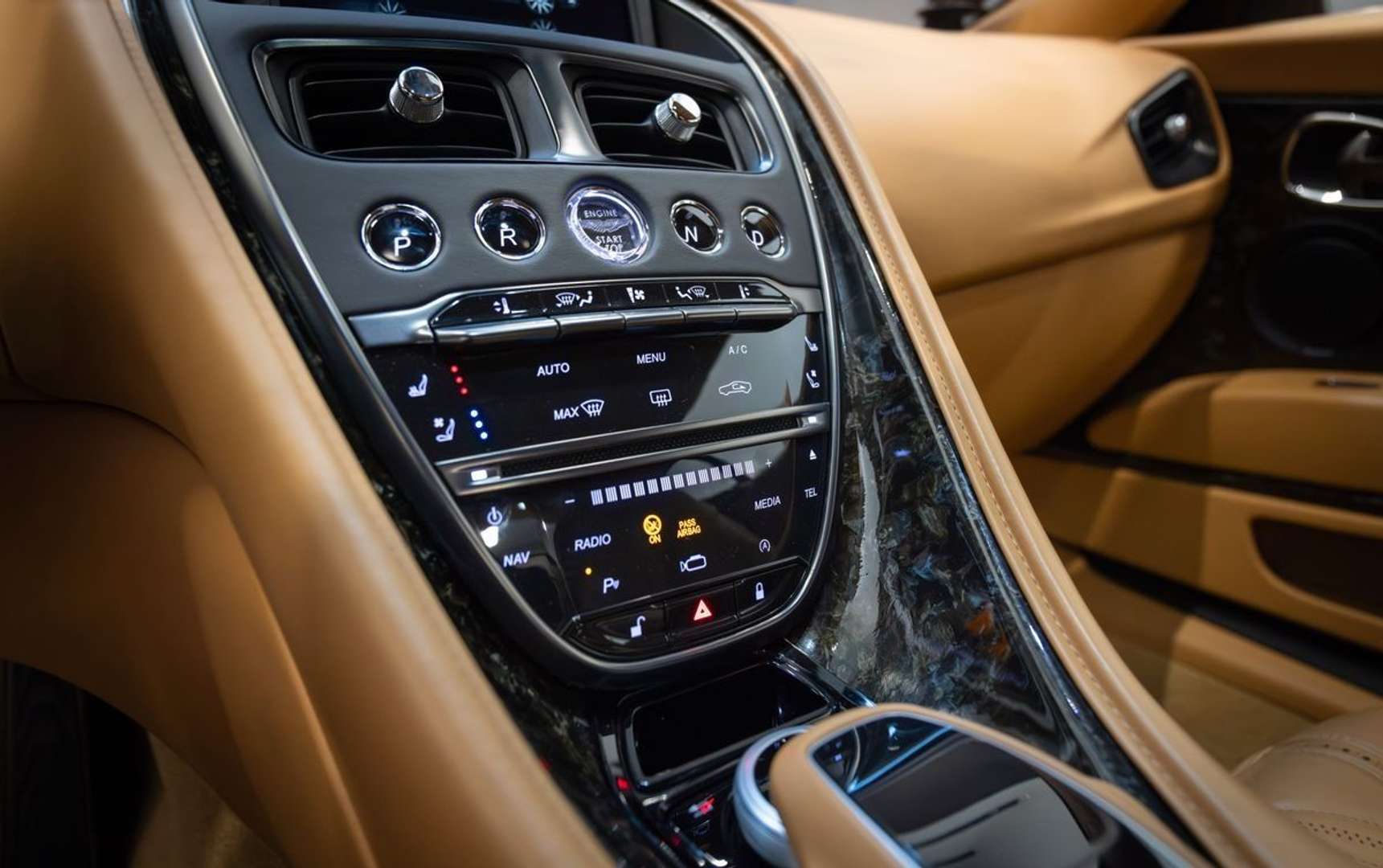 Aston Martin DB11 V12 5.2 AMR - 2017 - Joinsteer - #6