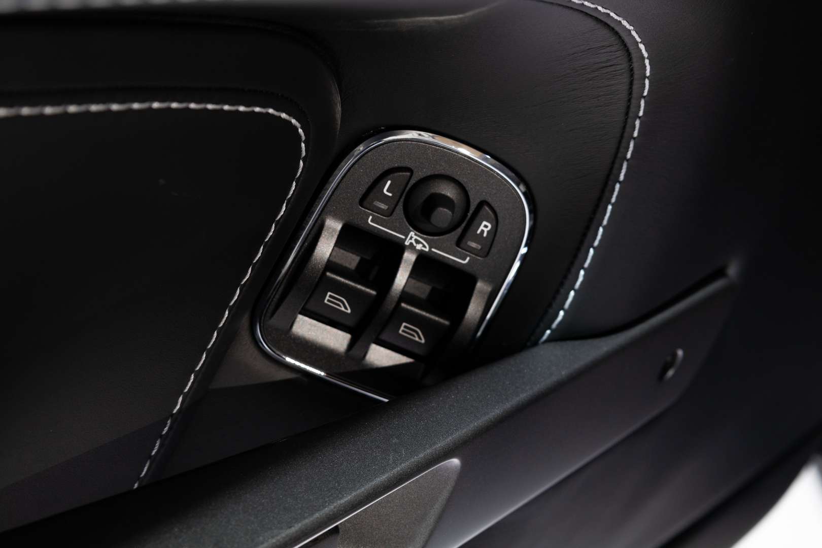 Aston Martin Vantage 4.7L 426 CH - 2011 - Joinsteer - #9