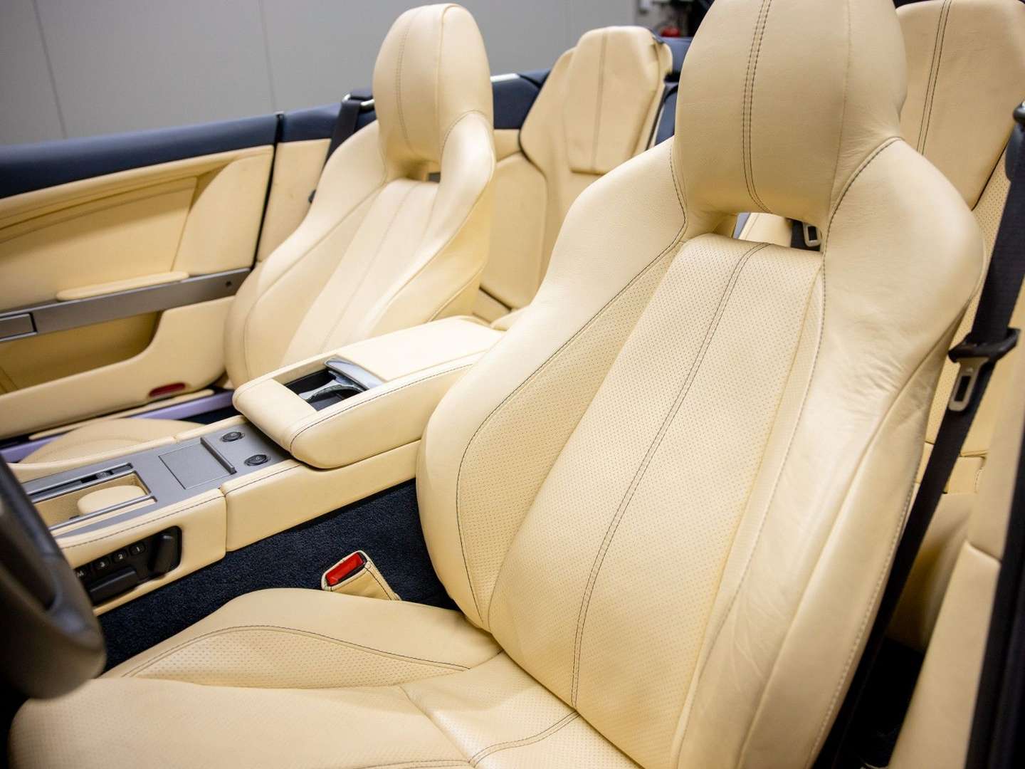 Aston Martin DB9 Volante 6.0 Touchtronic - 2011 - Joinsteer - #17