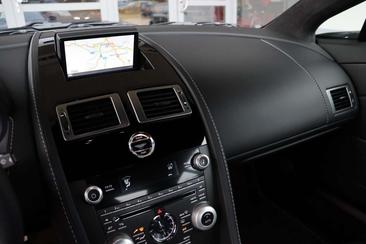 Aston Martin V8 Coupé 4.7 — photo 13