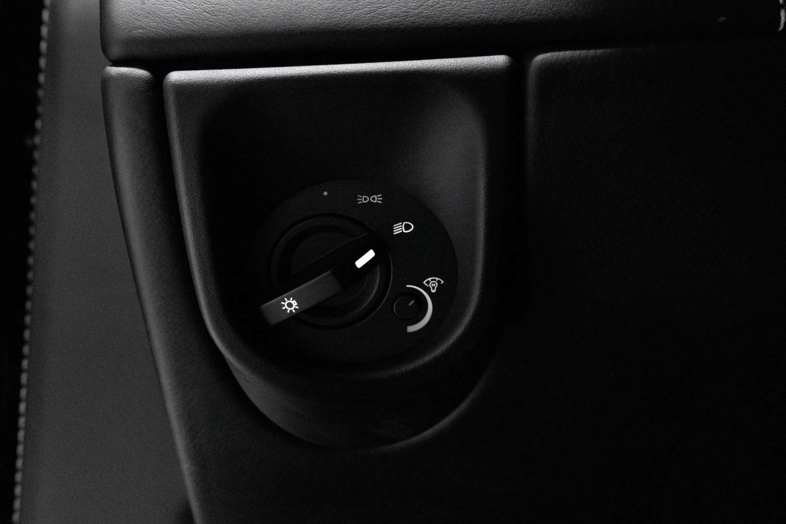 Aston Martin Vantage 4.7L 426 CH - 2011 - Joinsteer - #18