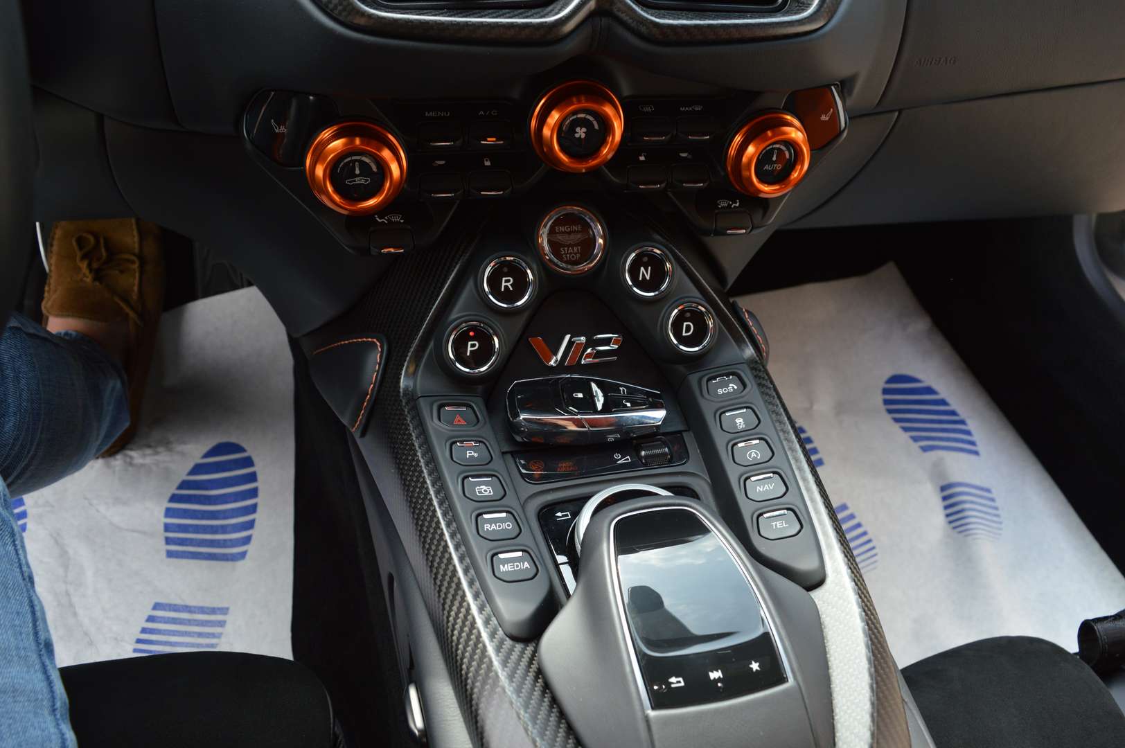 Aston Martin Vantage Coupe 5.2i V12 édition Limitée - 2022 - Joinsteer - #17