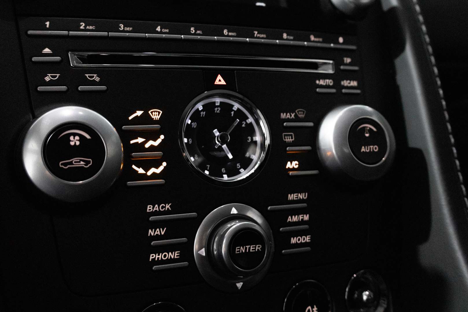 Aston Martin Vantage 4.7L 426 CH - 2011 - Joinsteer - #21