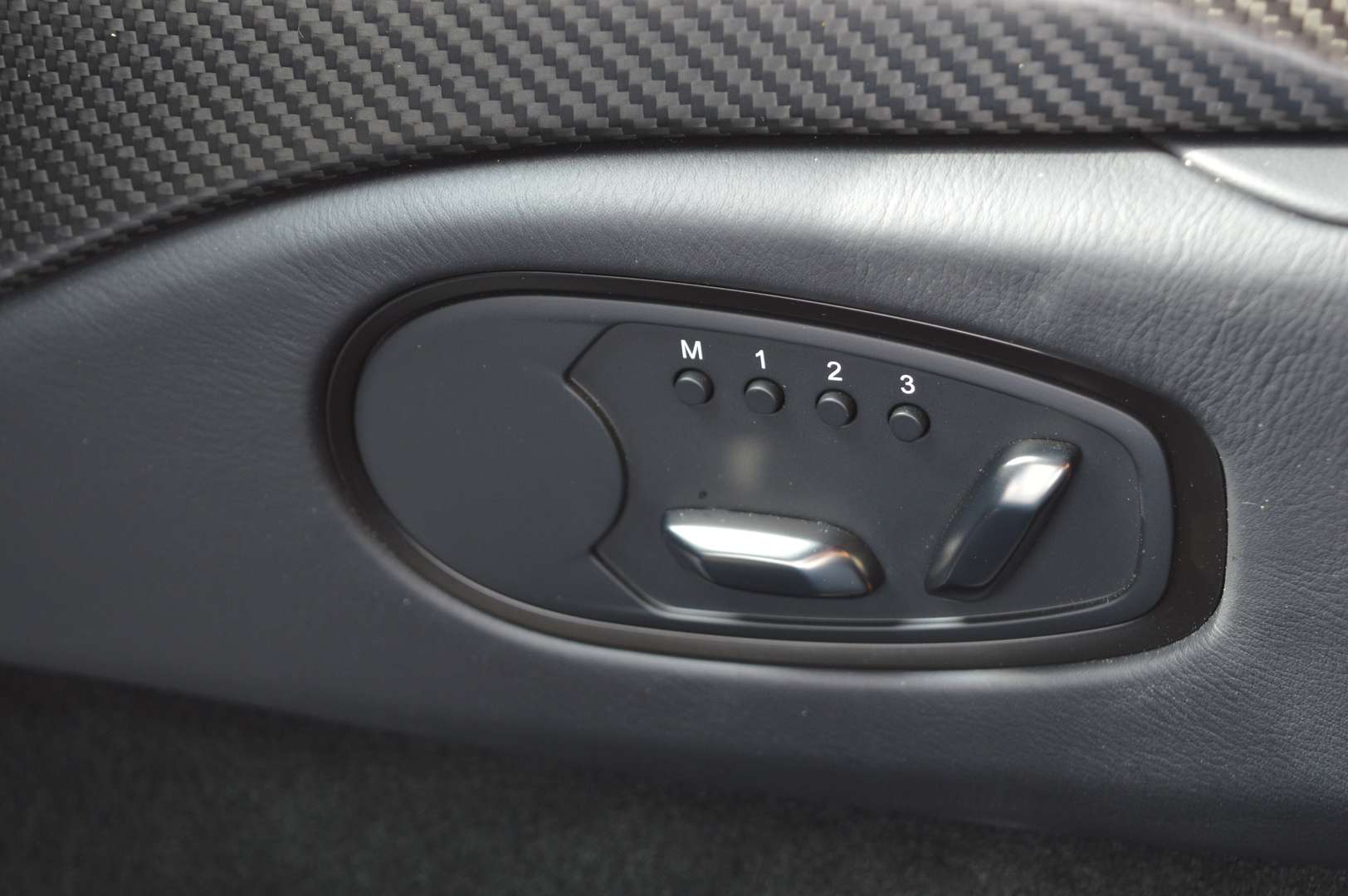 Aston Martin Vantage Coupe 5.2i V12 édition Limitée - 2022 - Joinsteer - #18