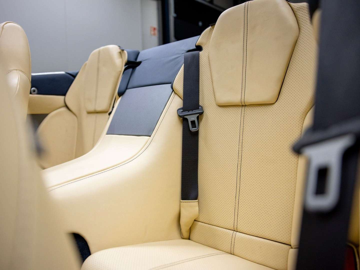 Aston Martin DB9 Volante 6.0 Touchtronic - 2011 - Joinsteer - #27