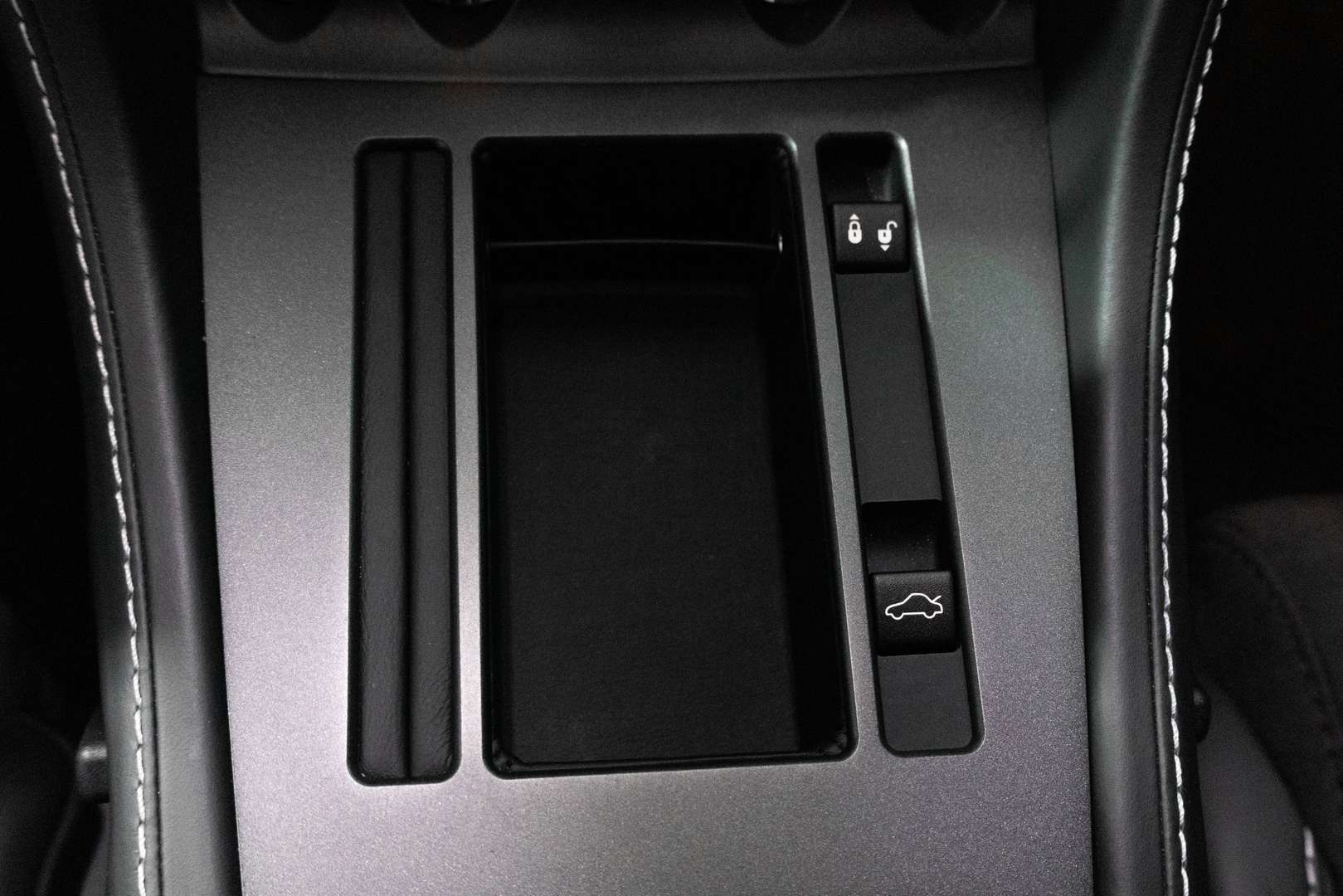 Aston Martin Vantage 4.7L 426 CH - 2011 - Joinsteer - #24