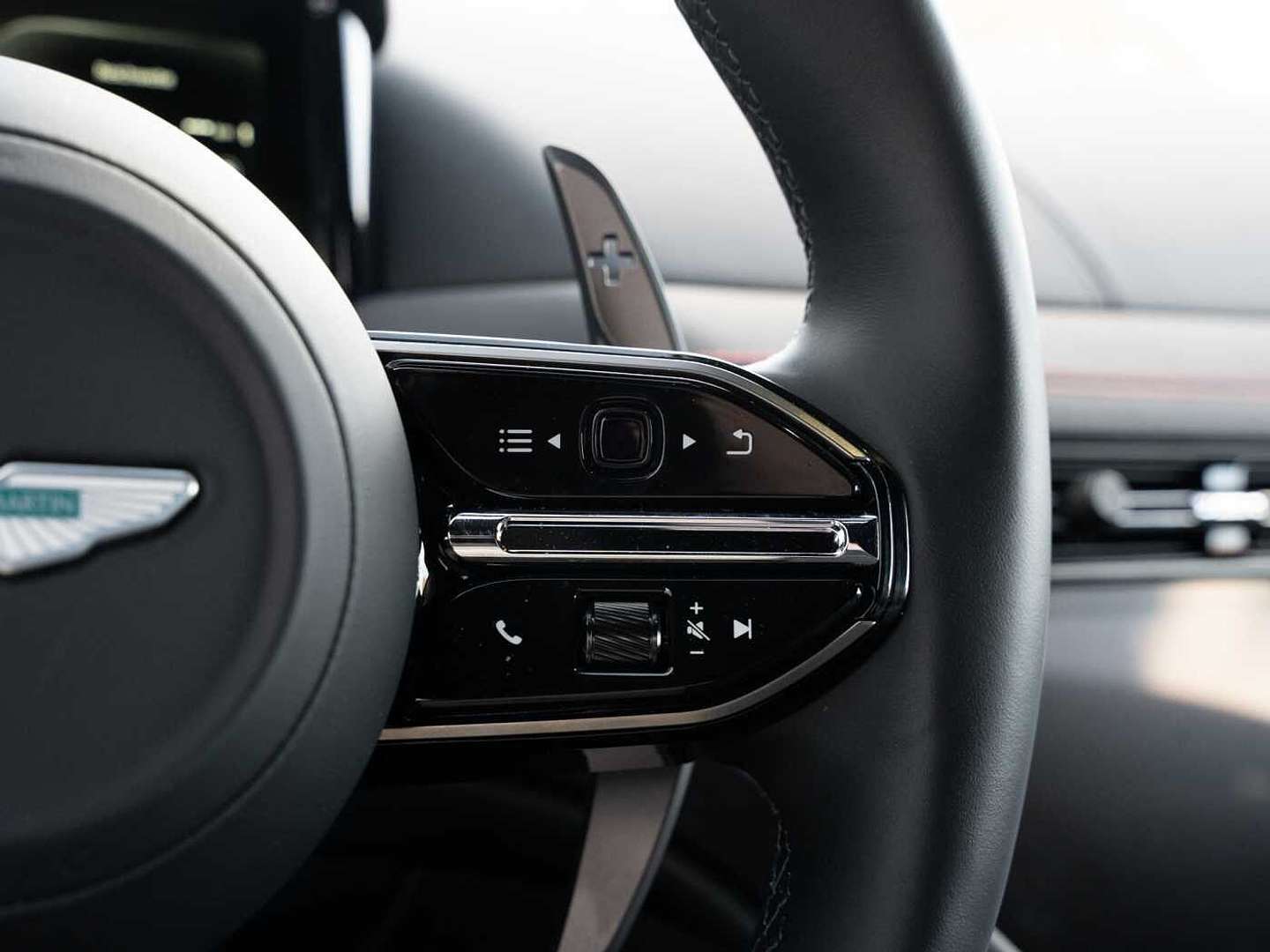 Aston Martin DB12 V8 Coupé Carbon Ceramic - 2024 - Joinsteer - #33