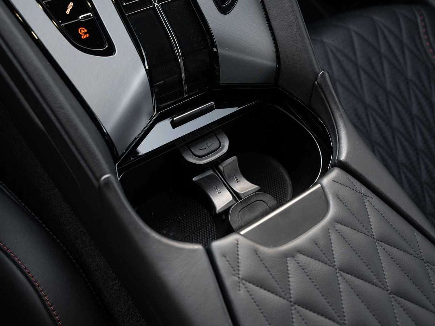 Aston Martin DB12 V8 Coupé Carbon Ceramic - 2024 - Joinsteer - #37