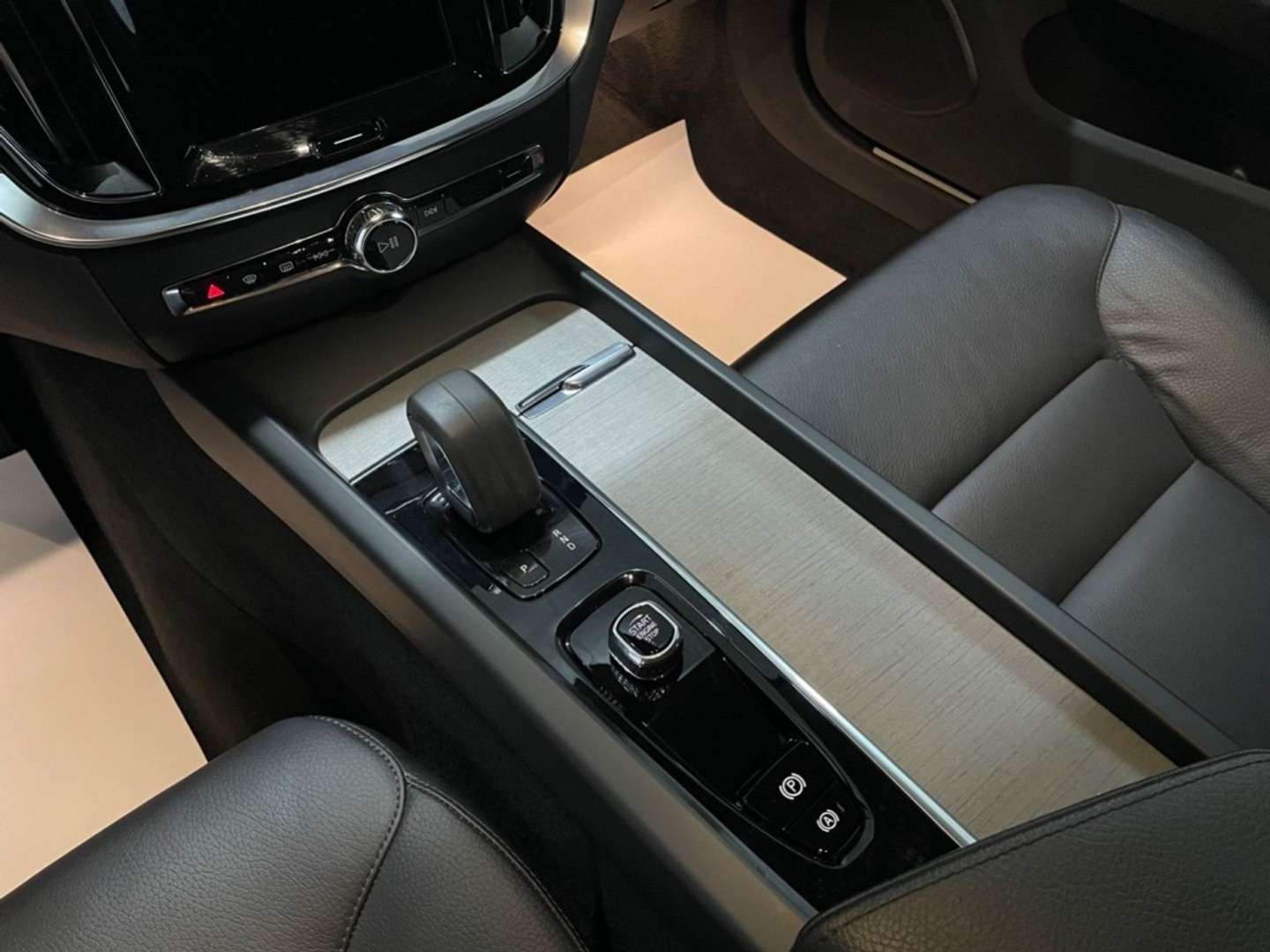 Volvo V60 Cross Country B4 - 2021 - Joinsteer - #17