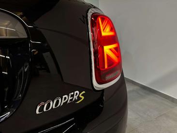 Mini Electric Cooper SE Trim — photo 9