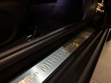 Mini Electric Cooper SE Trim — photo 10