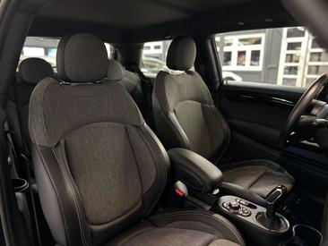 Mini Electric Cooper SE Trim — photo 13