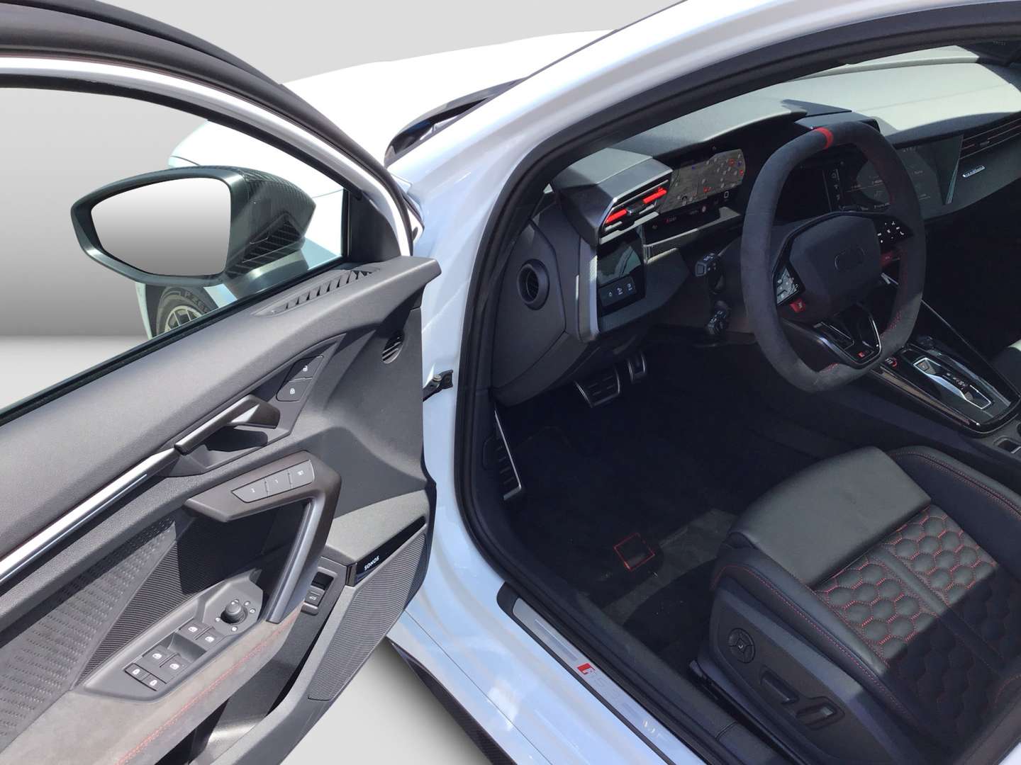 Audi RS3 RS-Designpaket Rot - 2025 - Joinsteer - #11