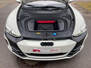 Audi E-tron GT RS 440 — photo 17