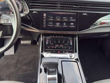 Audi Q8 S Line 50 TDI — photo 12