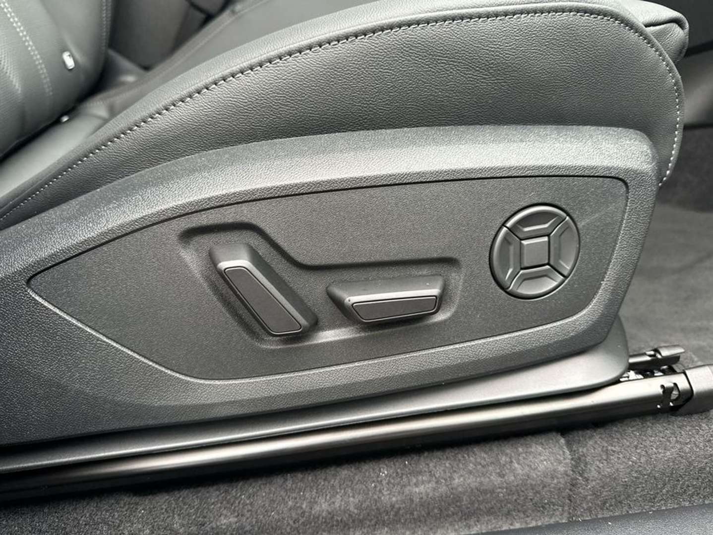 Audi E-tron Q6 S Line Performance - 2025 - Joinsteer - #15