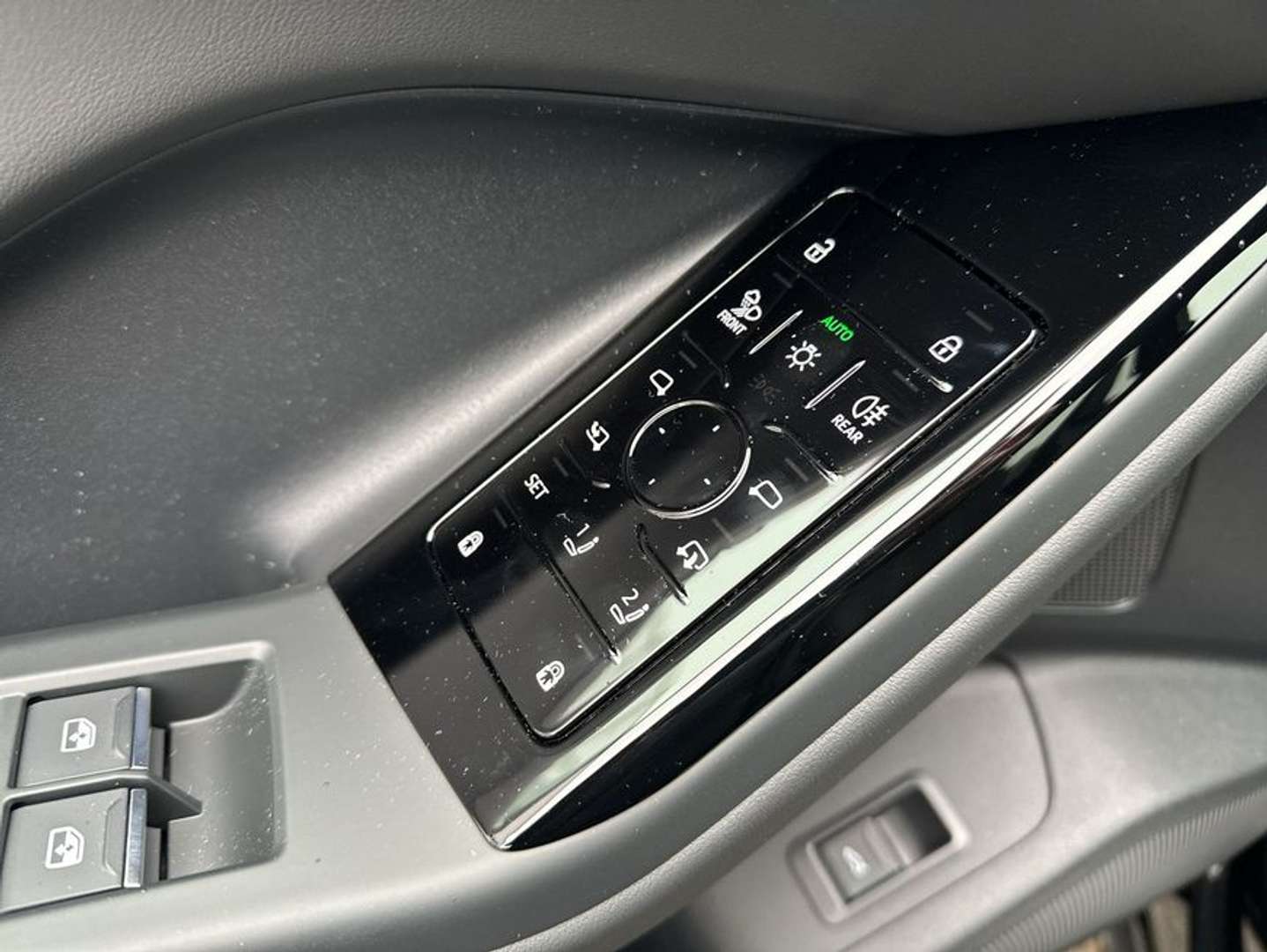 Audi E-tron Q6 S Line Performance - 2025 - Joinsteer - #19