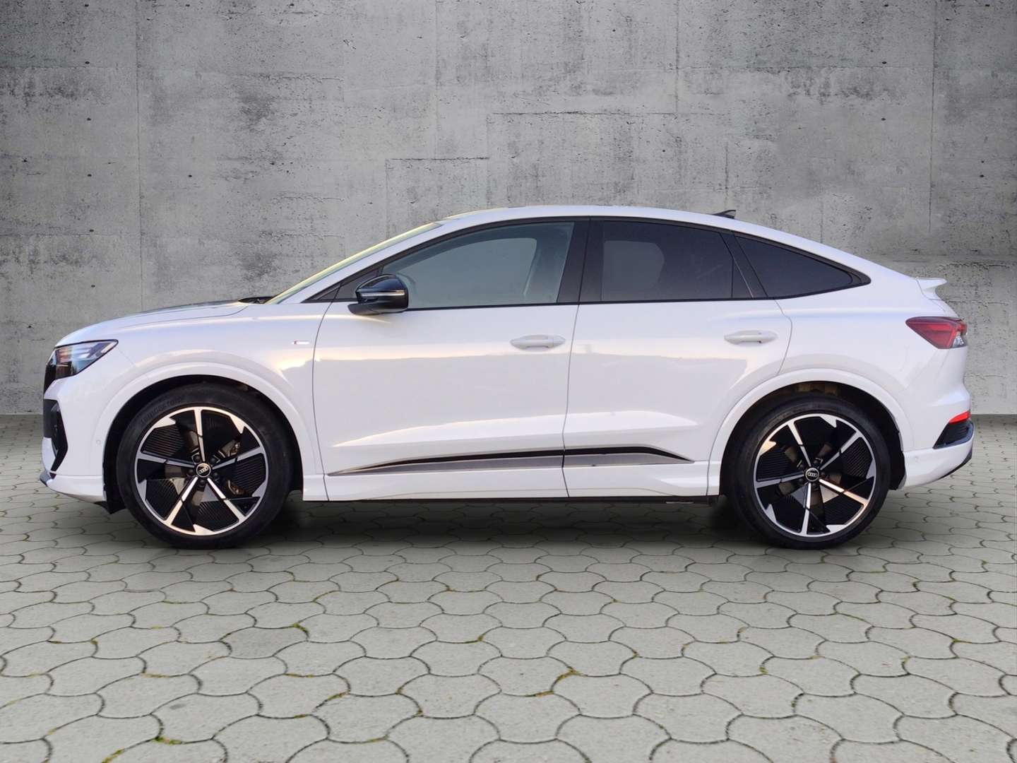 Audi E-tron S Line 40 TFSI E - 2022 - Joinsteer - #1