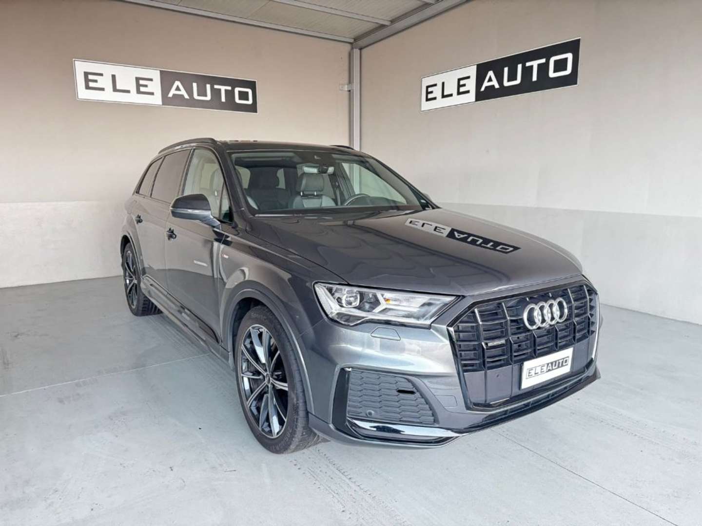 Audi Q7 S Line Identity Black 50 TDI - 2022 - Joinsteer - #1