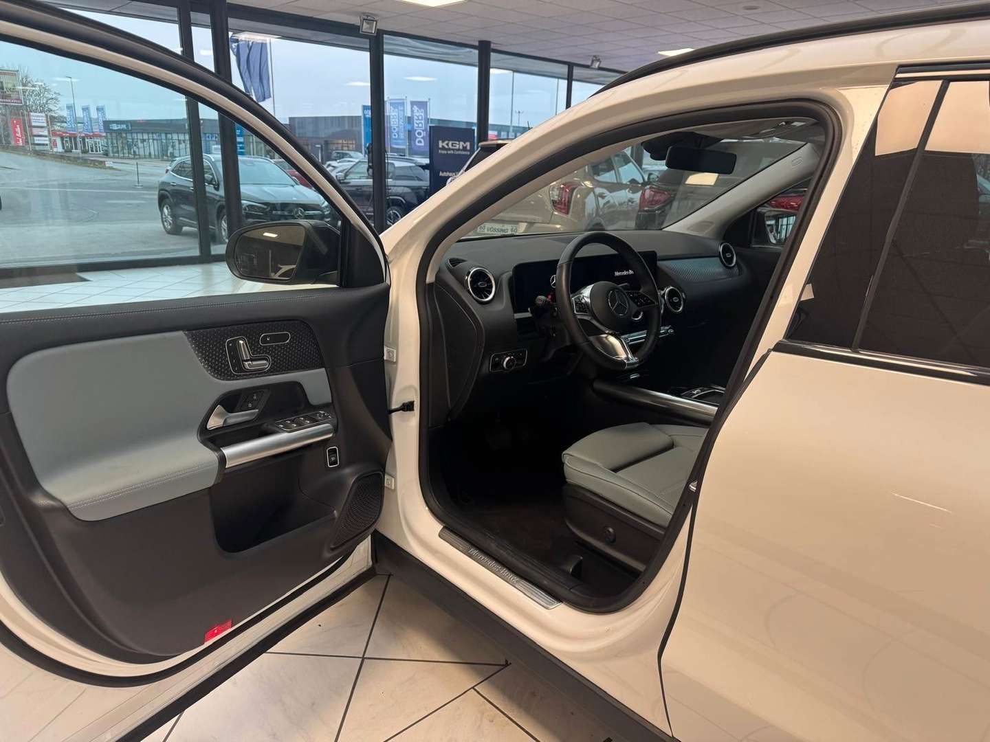 Mercedes GLA 200 Night Edition - 2024 - Joinsteer - #5